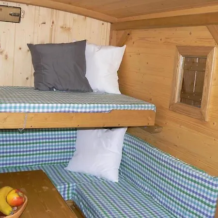 Bienenwagen Der Naturheilpraxis Melchger Campsite Wildberg (Baden-Wurttemberg)