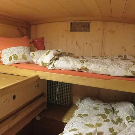 Bienenwagen Der Naturheilpraxis Melchger Wildberg (Baden-Wurttemberg)